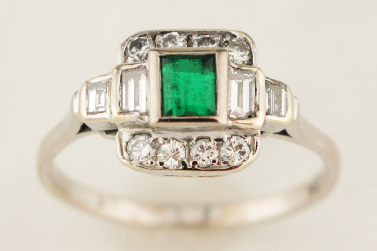 ART DECO c1930 EMERALD &amp; DIAMOND RING 18ct WHITE GOLD
