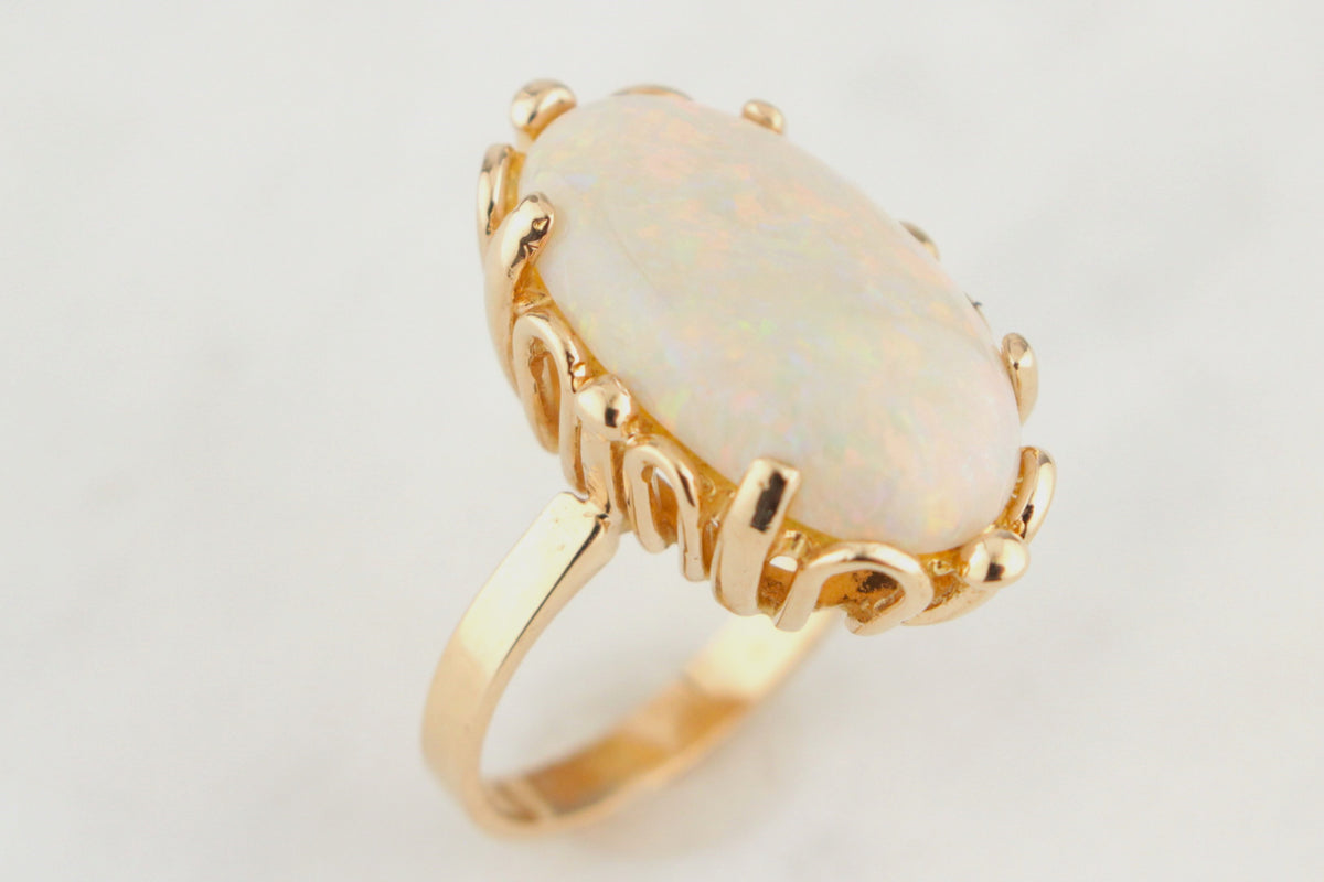 VINTAGE c1960/70 SOLID OPAL RING 9ct GOLD