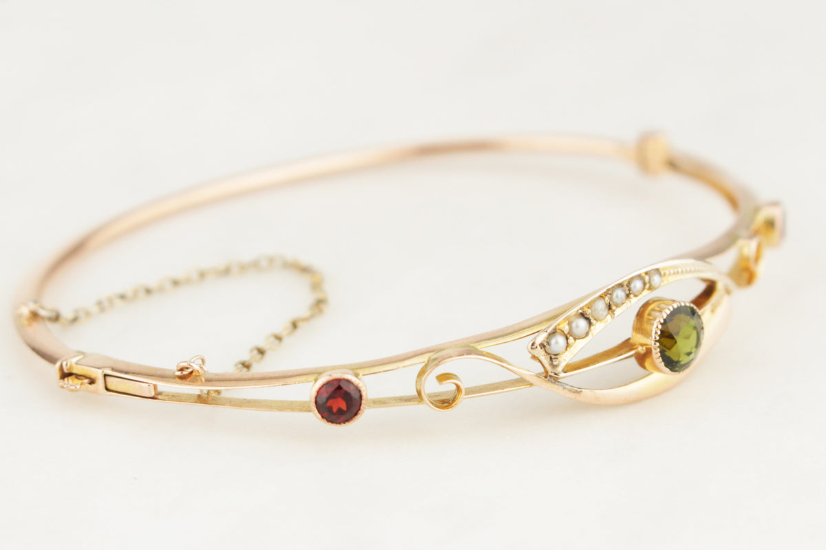 ANTIQUE EDWARDIAN c1900 GREEN SAPPHIRE GARNET & SEED PEARL BANGLE 9ct GOLD