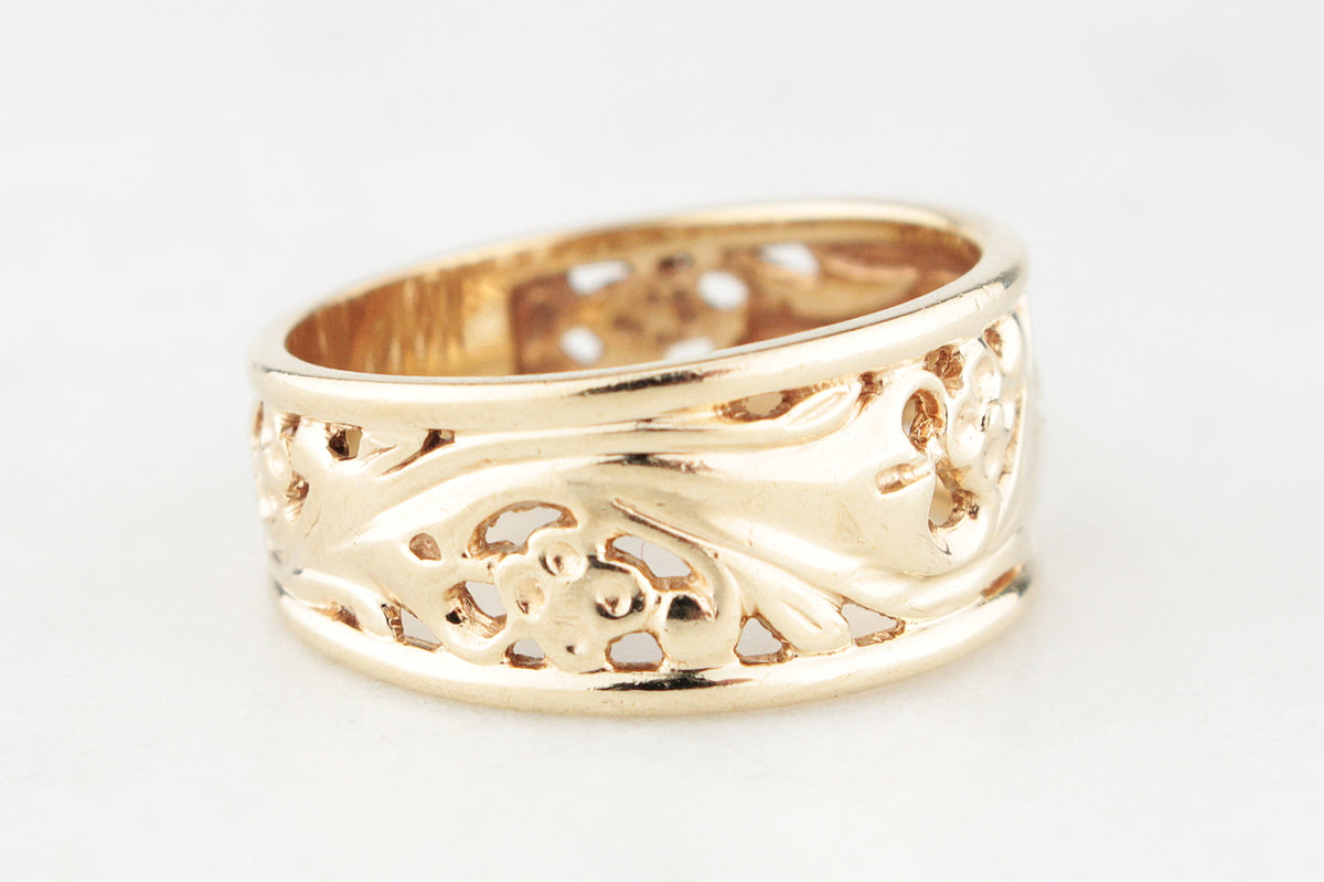 VINTAGE AUSTRALIAN 9ct GOLD FLORAL FILIGREE RING