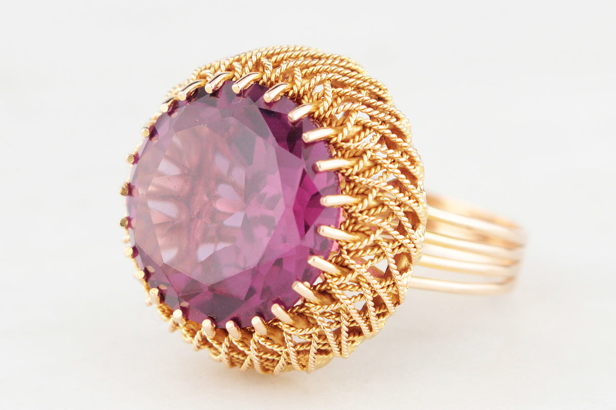 MID-CENTURY COLOUR CHANGE CORUNDUM COCKTAIL RING 14ct GOLD