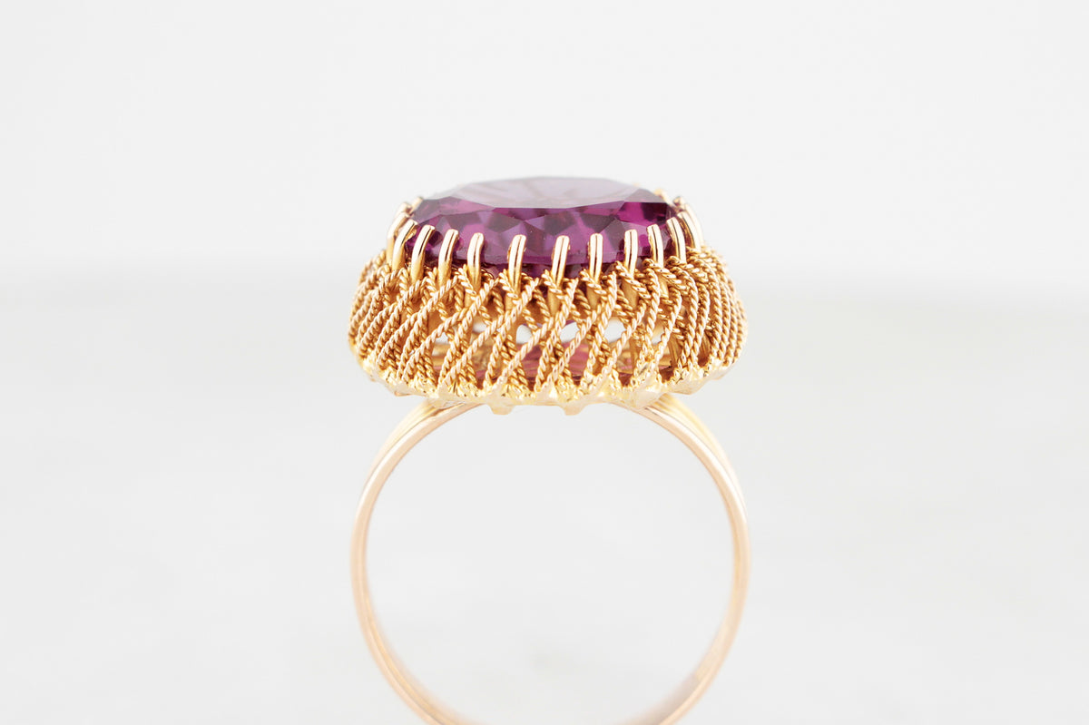 MID-CENTURY COLOUR CHANGE CORUNDUM COCKTAIL RING 14ct GOLD