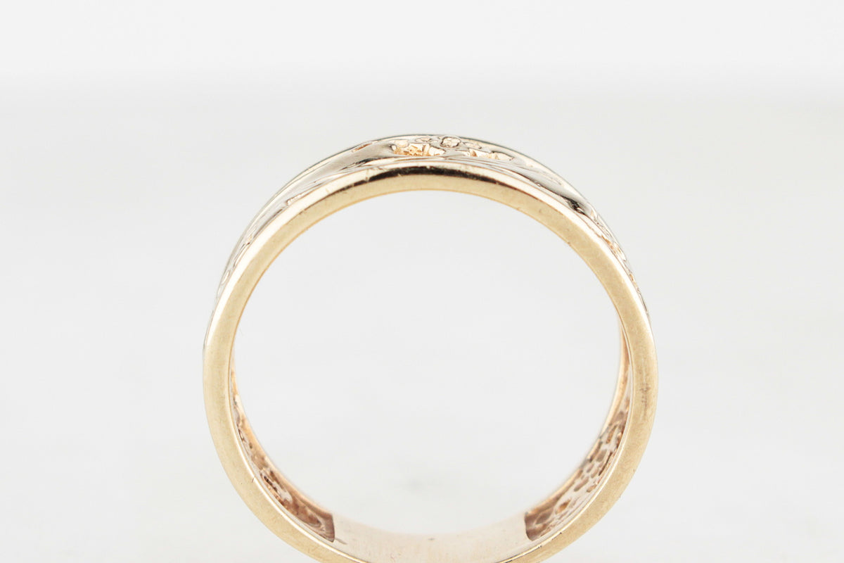 VINTAGE AUSTRALIAN 9ct GOLD FLORAL FILIGREE RING