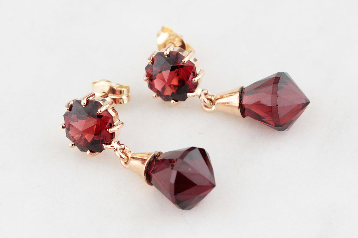 VINTAGE GARNET DROP EARRINGS 9ct GOLD