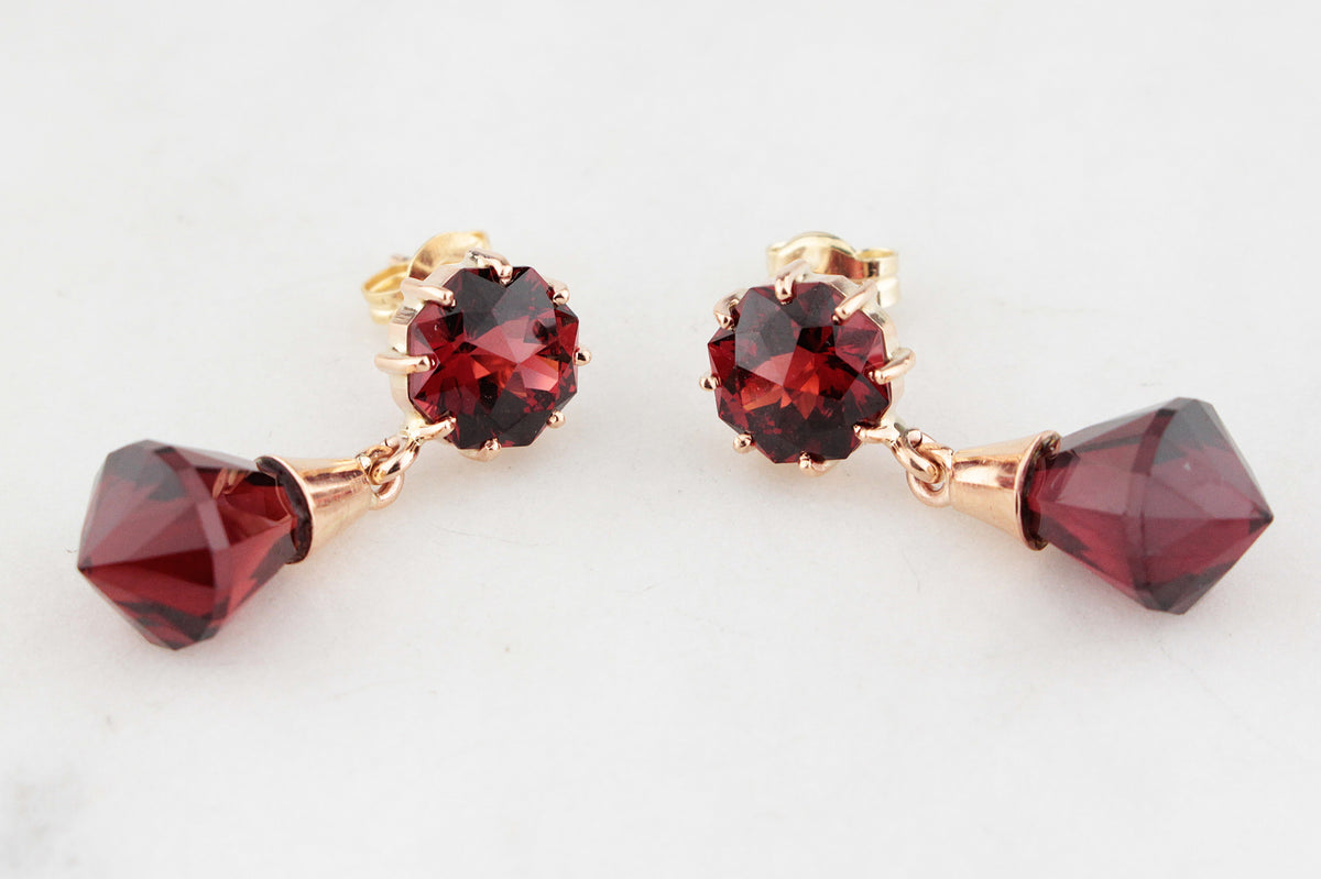 VINTAGE GARNET DROP EARRINGS 9ct GOLD