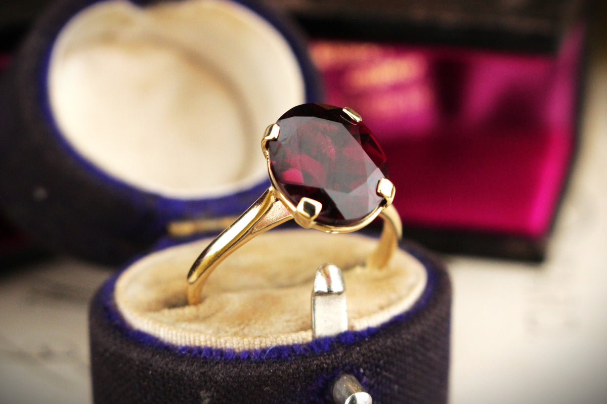 R&amp;V CUSTOM GARNET COCKTAIL RING 9ct YELLOW GOLD