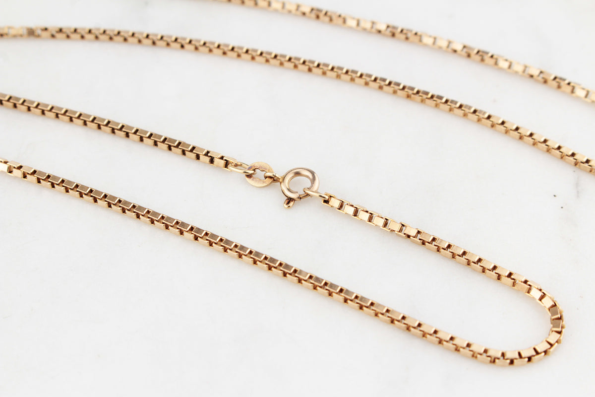VINTAGE ITALIAN BOX LINK CHAIN 9ct GOLD