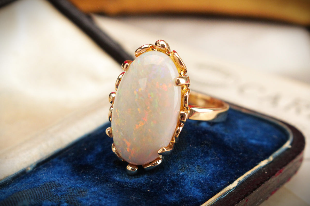 VINTAGE c1960/70 SOLID OPAL RING 9ct GOLD