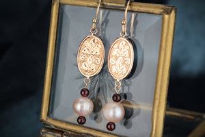 ANTIQUE EDWARDIAN 9/14ct GOLD EARRINGS WITH PINK PEARLS & GARNETS
