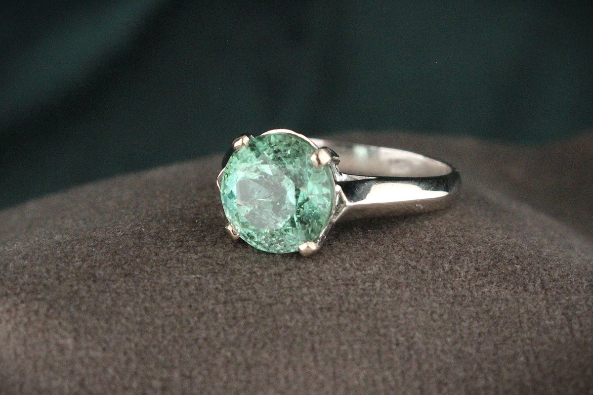 VINTAGE 3ct GREEN TOURMALINE RING IN 14ct GOLD