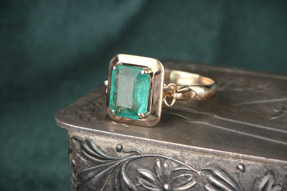 VINTAGE EMERALD RING 18ct GOLD