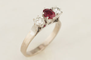 VINTAGE LATE ART DECO c1940 DIAMOND & RUBY RING 18ct WHITE GOLD