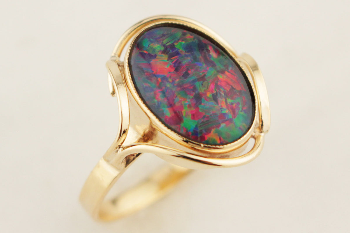 VINTAGE MID CENTYURY c1960 OPAL DOUBLET 9ct YELLOW GOLD