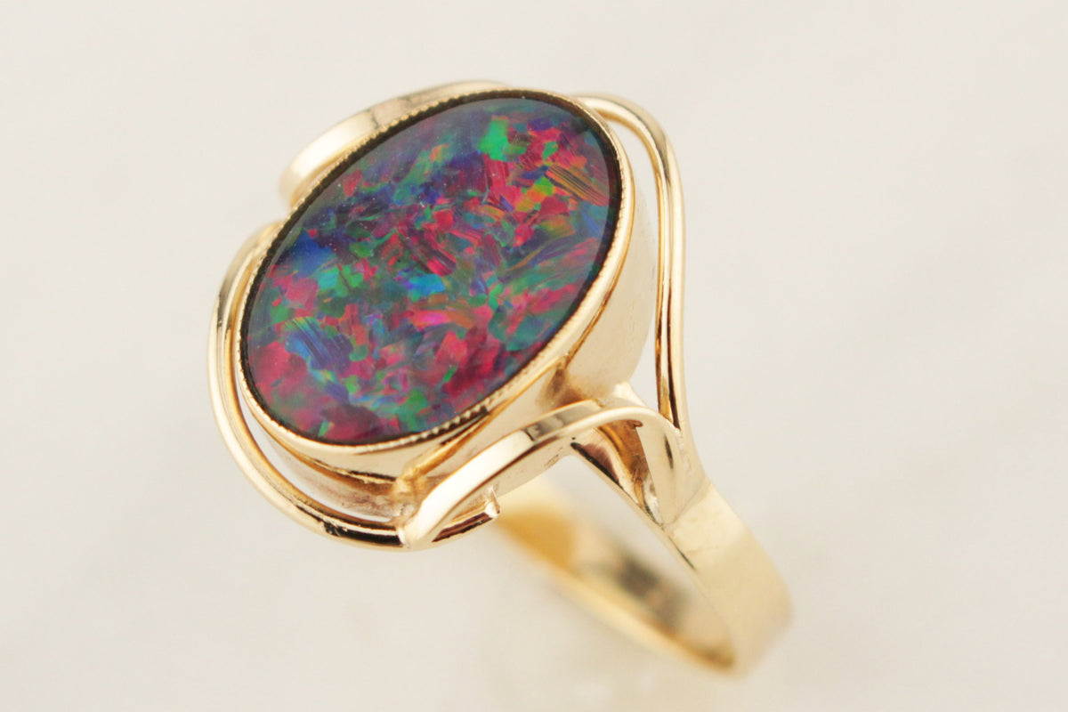 VINTAGE MID CENTYURY c1960 OPAL DOUBLET 9ct YELLOW GOLD