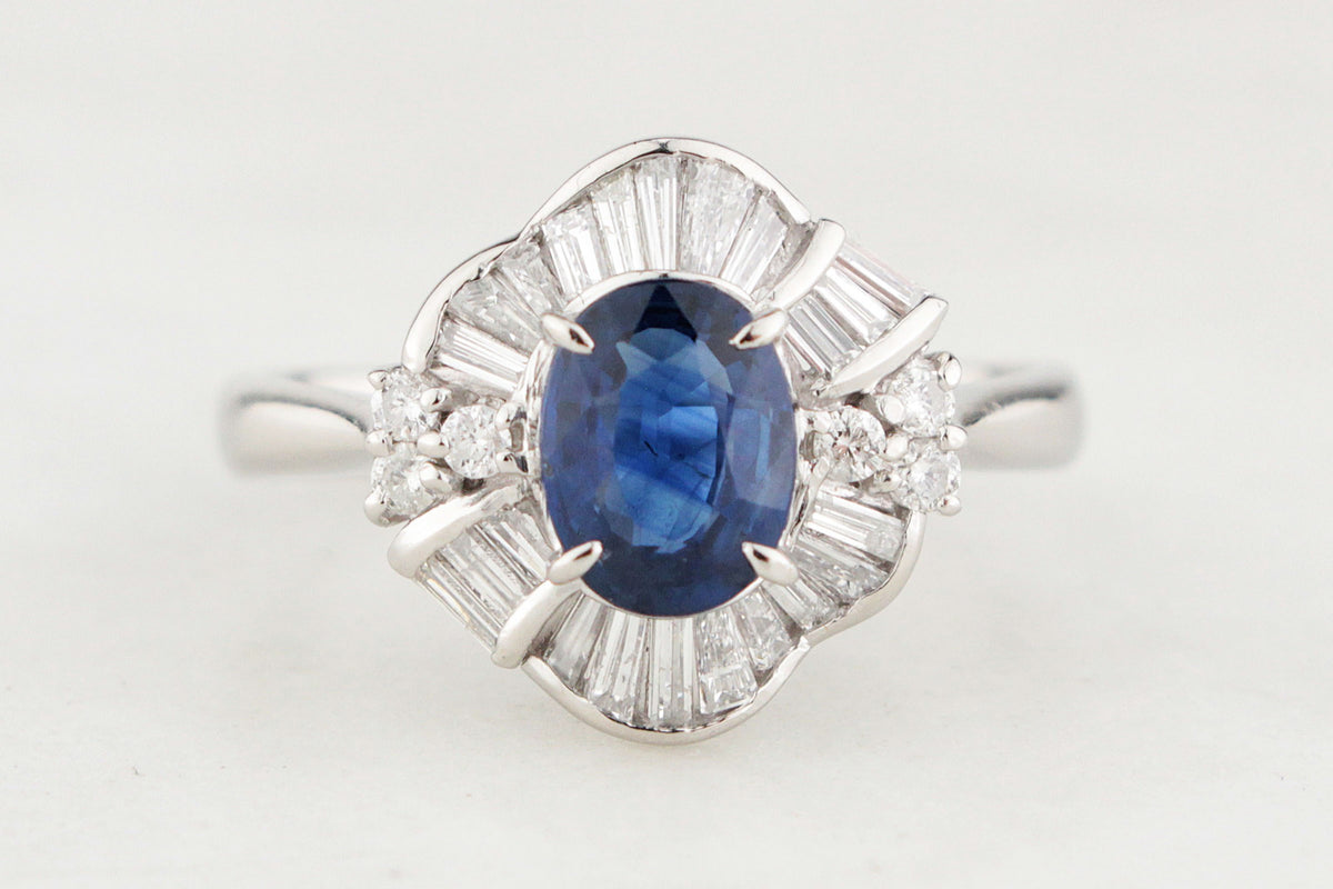 VINTAGE PLATINUM c1950 CEYLON SAPPHIRE & DIAMOND RING