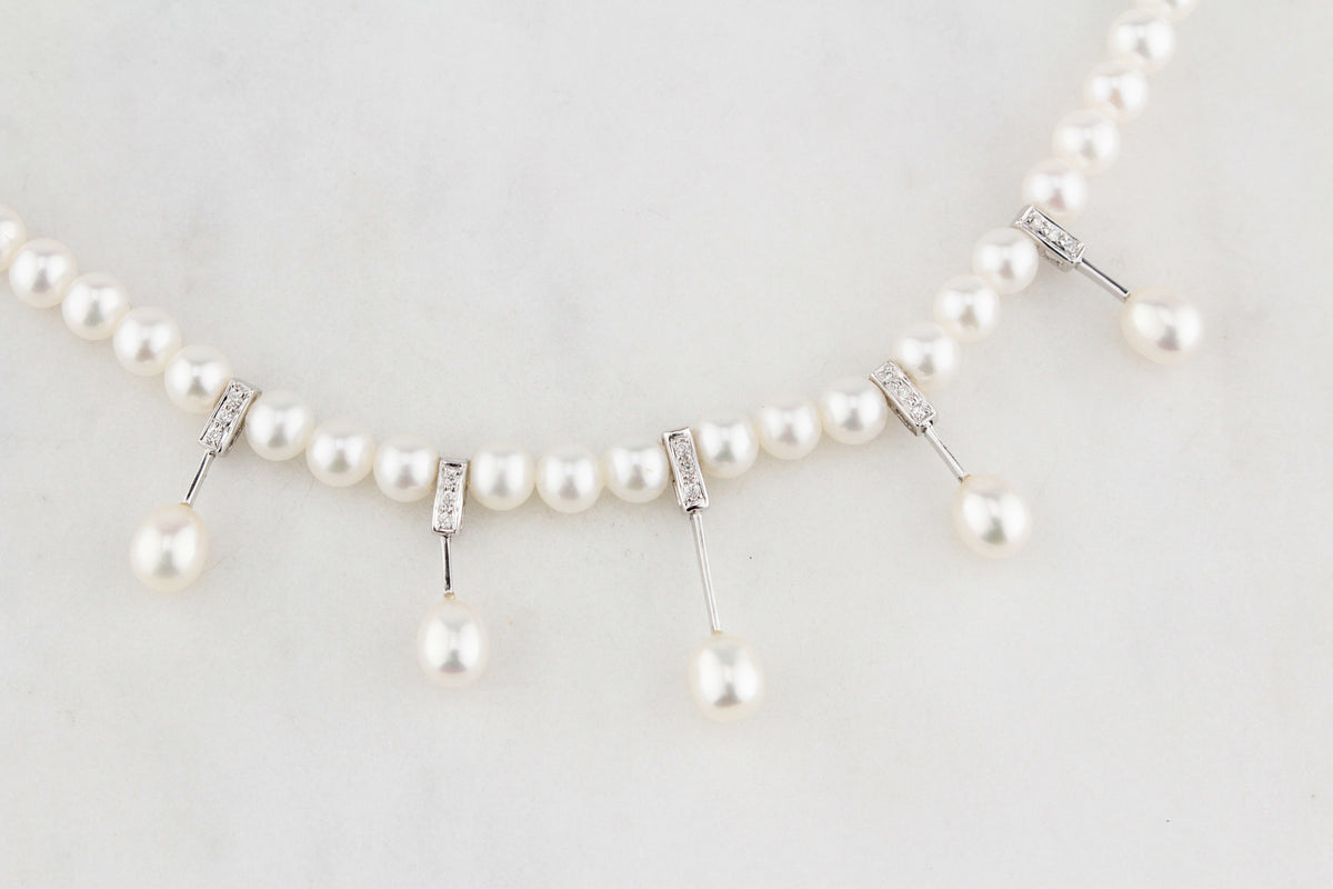 MODERN PEARL &amp; DIAMOND NECKLACE 14ct WHITE GOLD