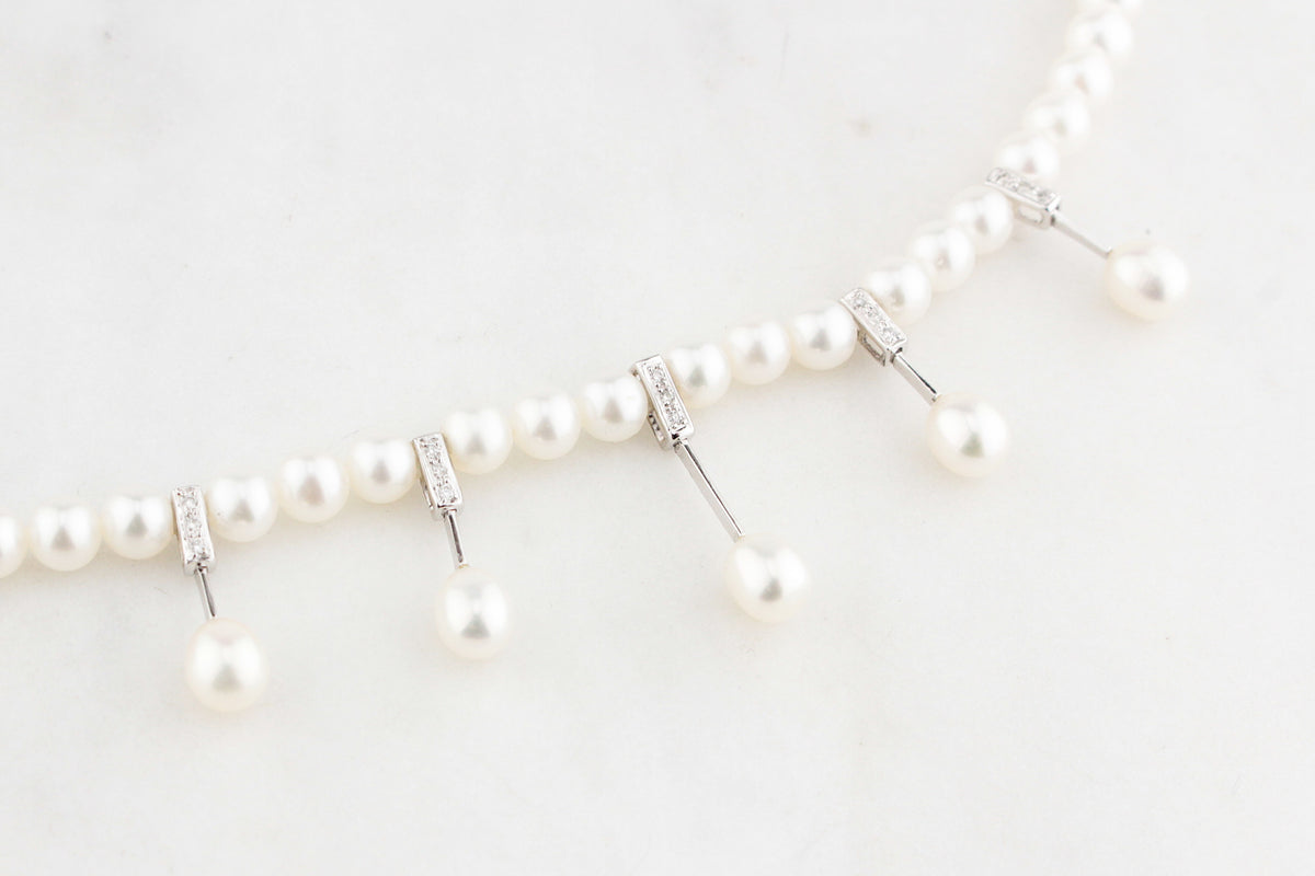 MODERN PEARL &amp; DIAMOND NECKLACE 14ct WHITE GOLD