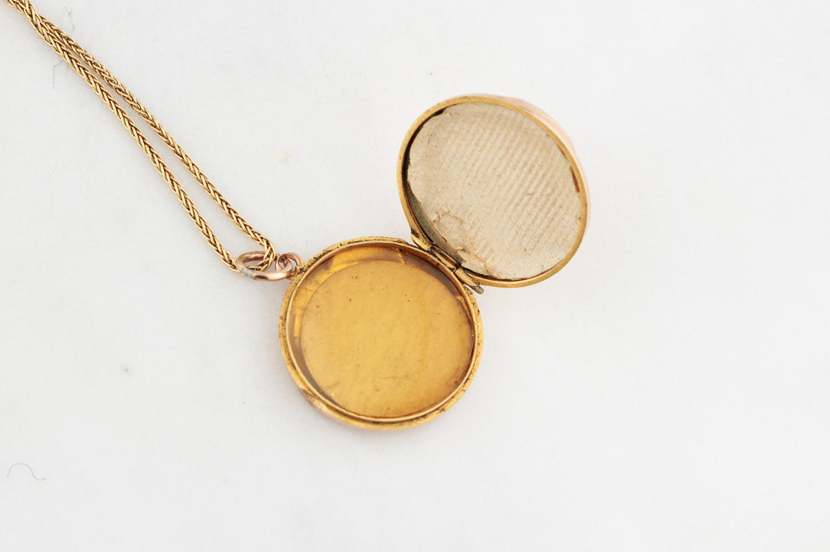 ANTIQUE EDWARDIAN 1910 LOCKET 9ct GOLD