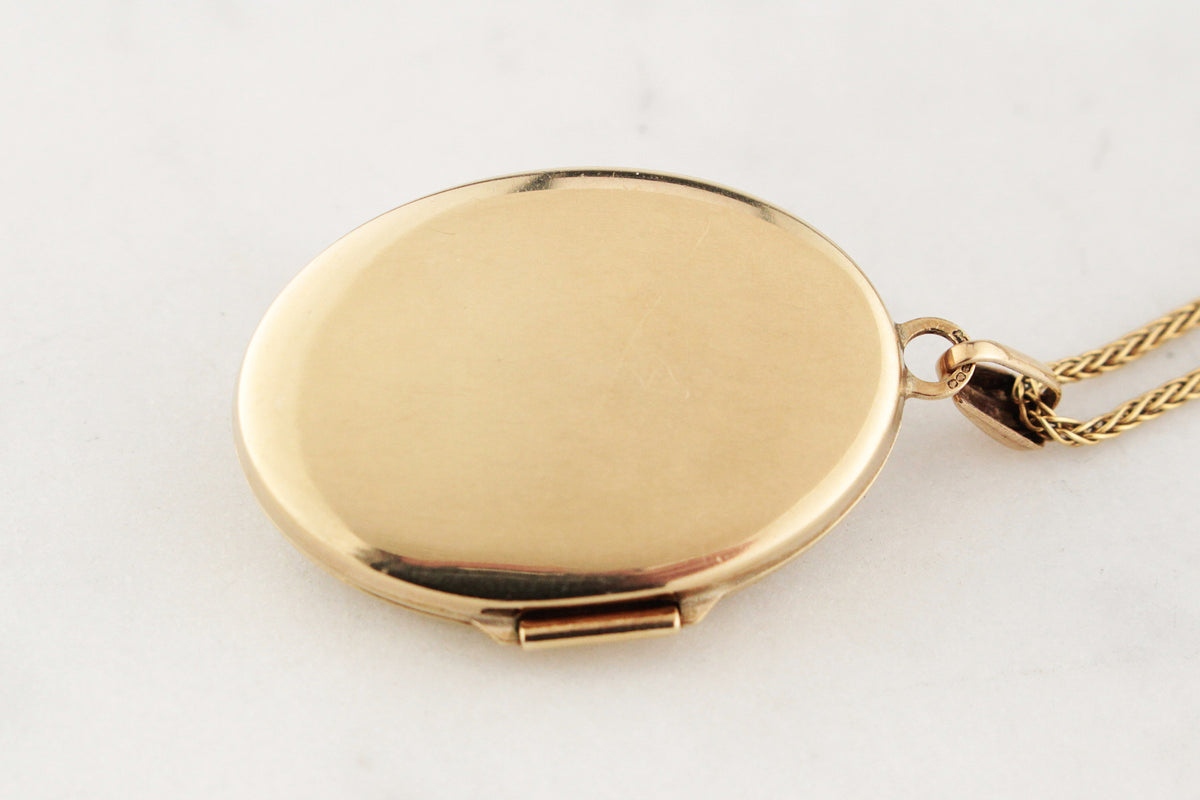 RETRO SAPPHIRE &amp; DIAMOND LOCKET 9ct GOLD