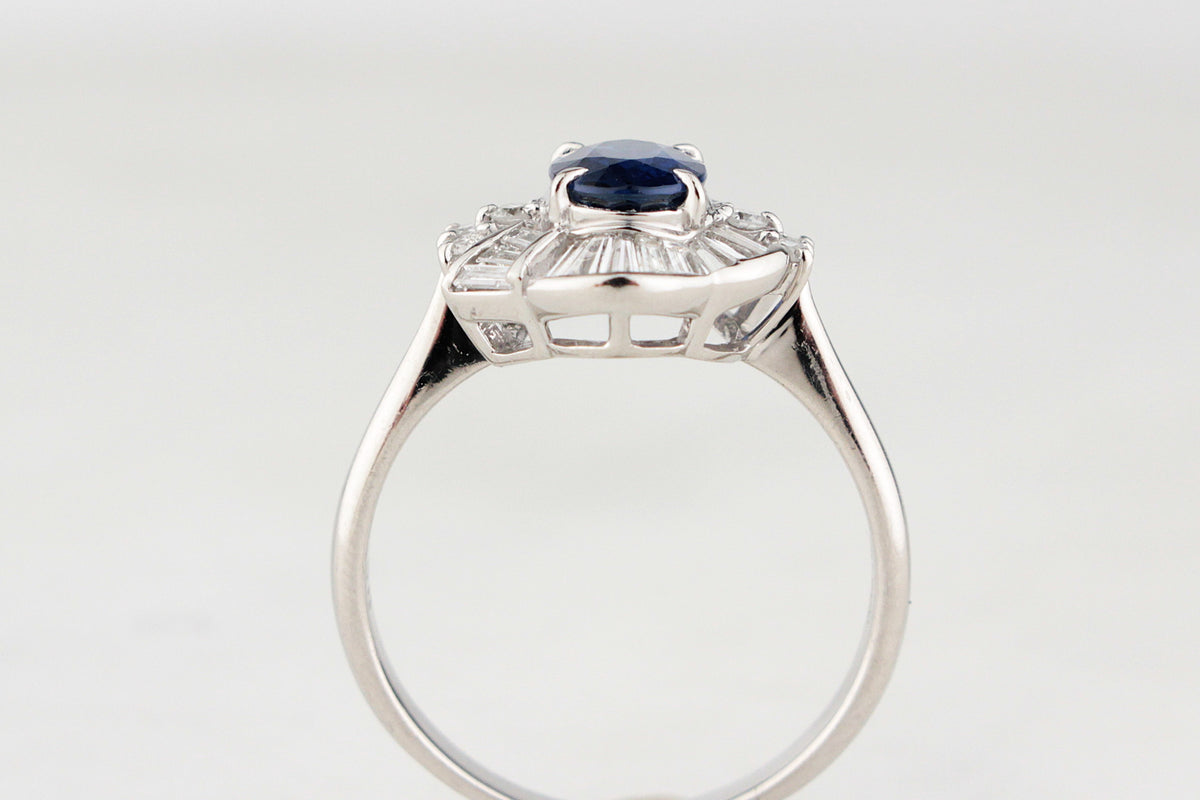 VINTAGE PLATINUM c1950 CEYLON SAPPHIRE & DIAMOND RING