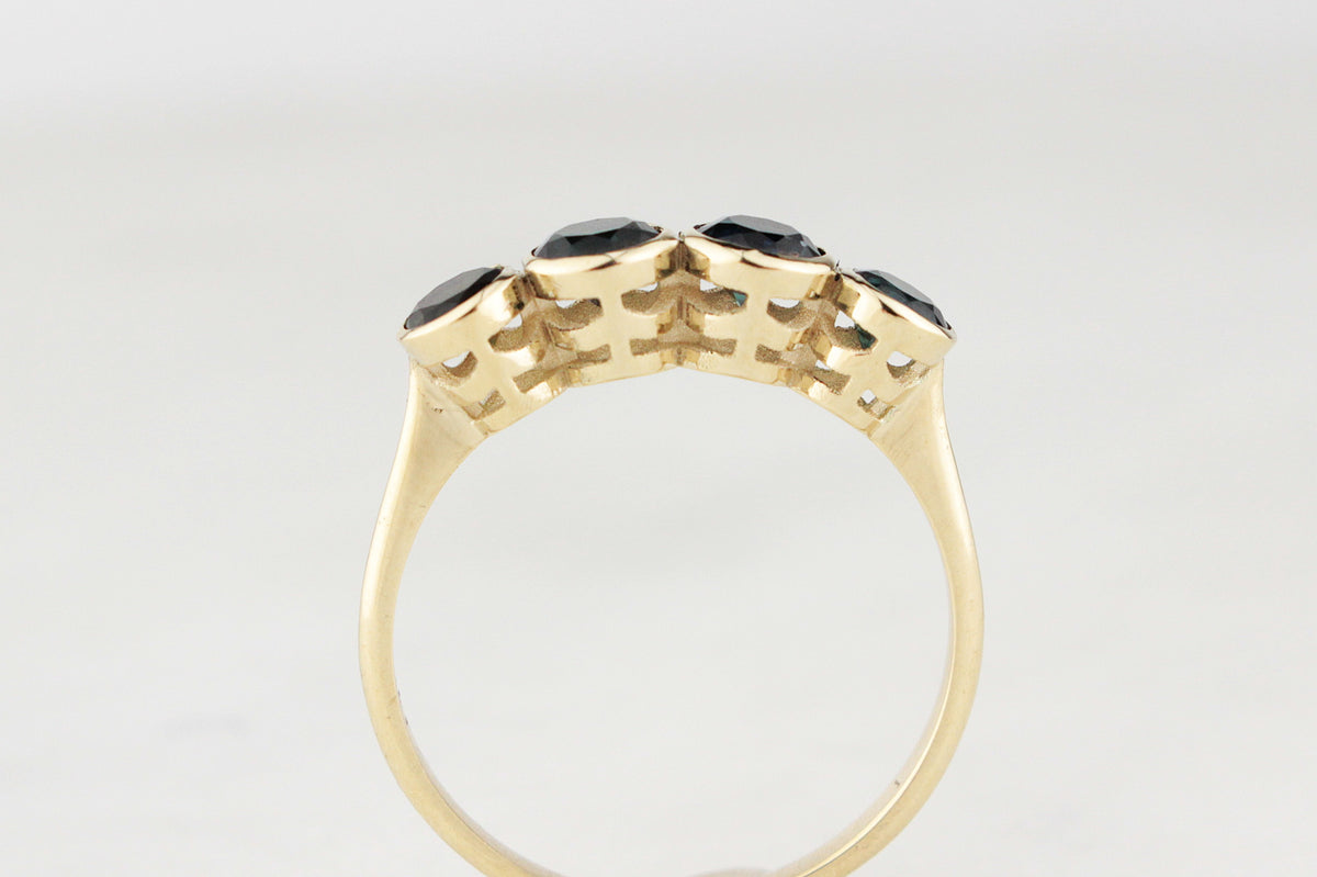 BESPOKE FOUR-STONE SAPPHIRE RING 14ct GOLD