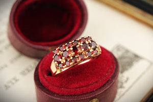 VINTAGE MID-CENTURY GARNET RING 9ct YELLOW GOLD