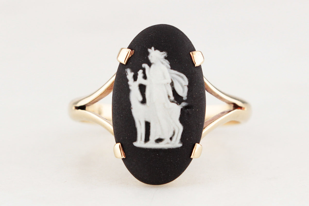 ANTIQUE EDWARDIAN c1910 DIANA THE HUNTRESS WEDGWOOD RING 9ct GOLD