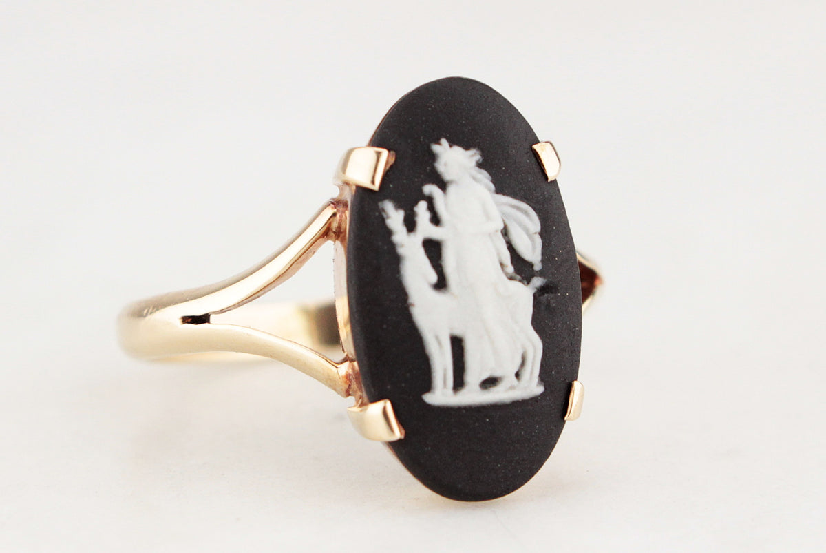 ANTIQUE EDWARDIAN c1910 DIANA THE HUNTRESS WEDGWOOD RING 9ct GOLD
