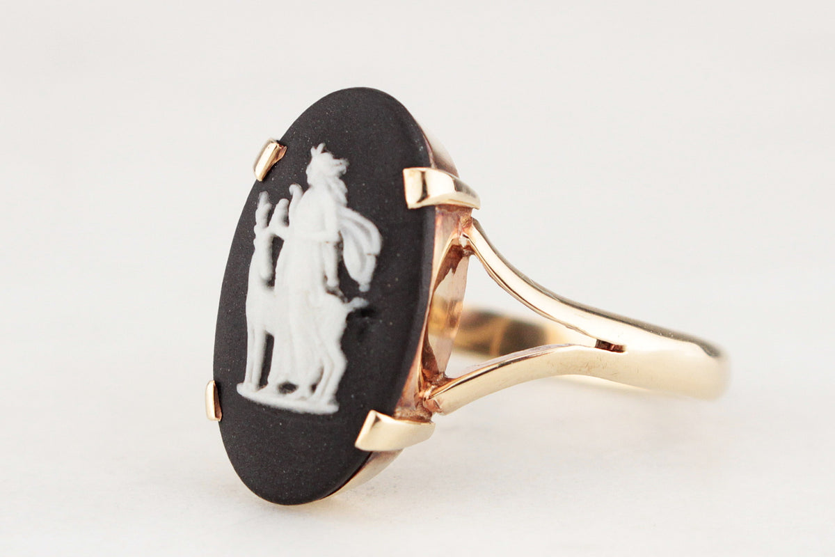 ANTIQUE EDWARDIAN c1910 DIANA THE HUNTRESS WEDGWOOD RING 9ct GOLD
