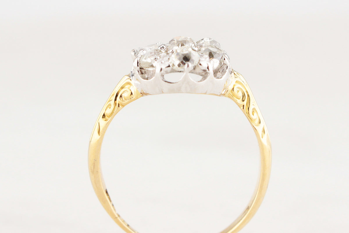 ANTIQUE VICTORIAN 1898 DIAMOND CLUSTER RING 18ct GOLD