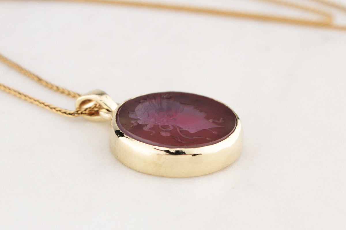 ANTIQUE CARNELIAN MEDUSA INTAGLIO PENDANT 14ct GOLD