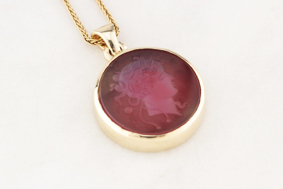 ANTIQUE CARNELIAN MEDUSA INTAGLIO PENDANT 14ct GOLD
