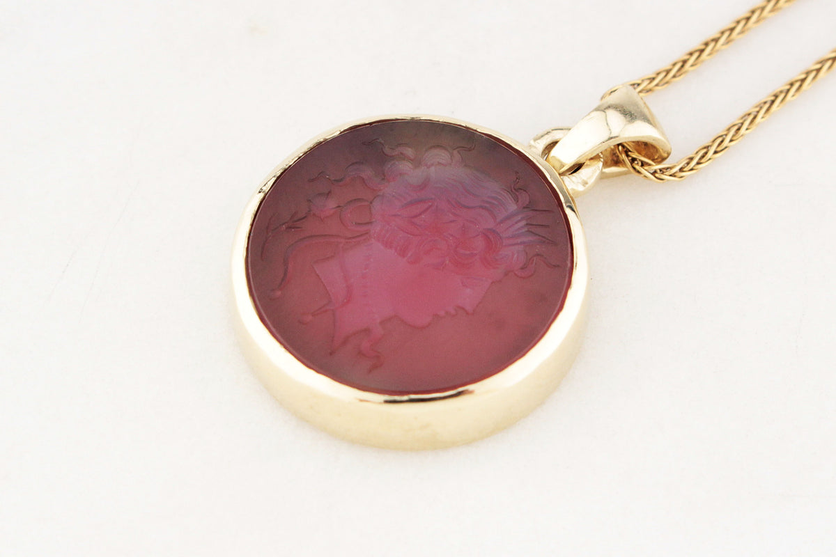 ANTIQUE CARNELIAN MEDUSA INTAGLIO PENDANT 14ct GOLD