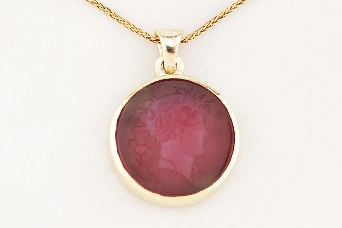 ANTIQUE CARNELIAN MEDUSA INTAGLIO PENDANT 14ct GOLD