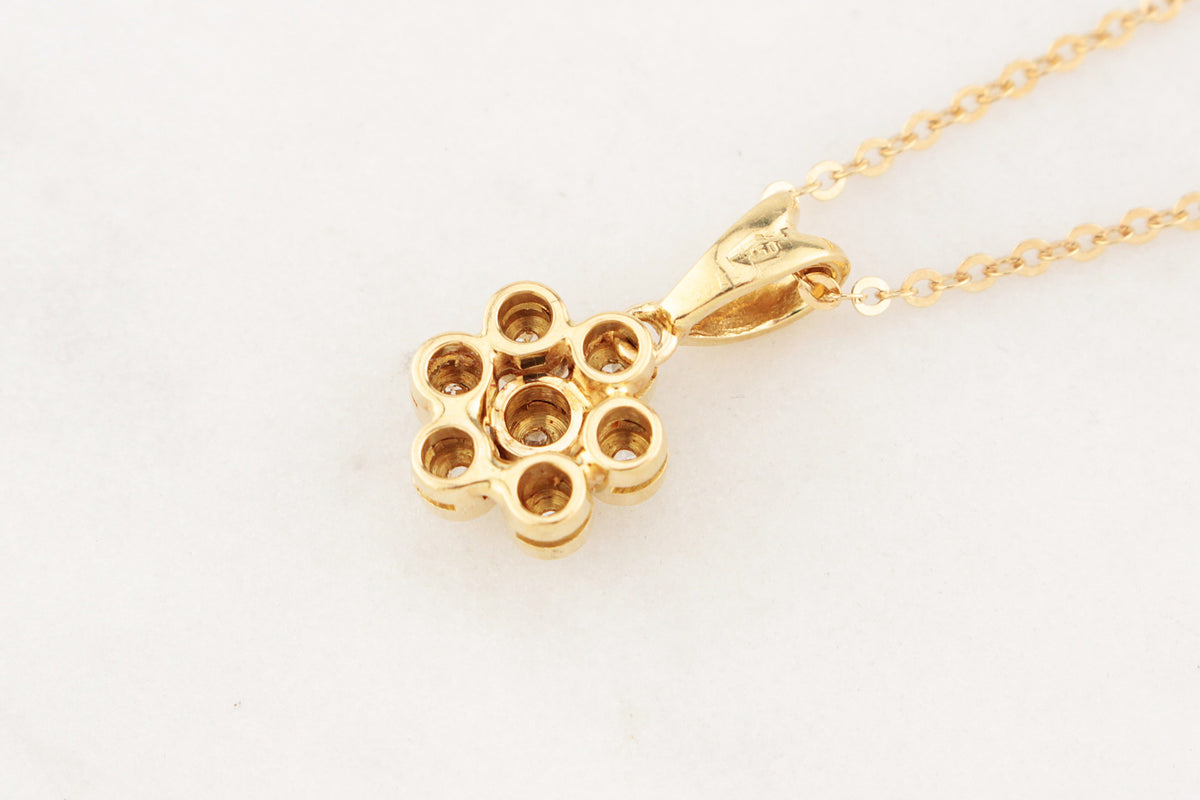 CONTEMPORARY ITALIAN DIAMOND PENDANT WITH CHAIN 18ct GOLD