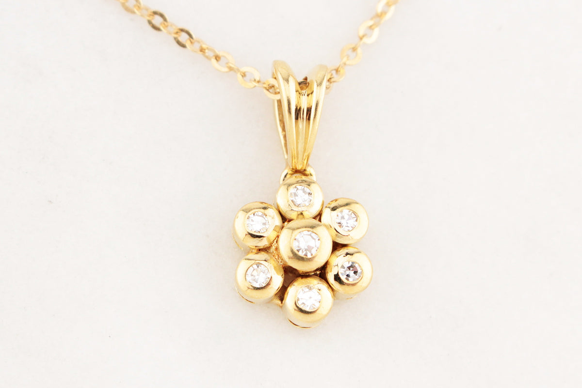 CONTEMPORARY ITALIAN DIAMOND PENDANT WITH CHAIN 18ct GOLD