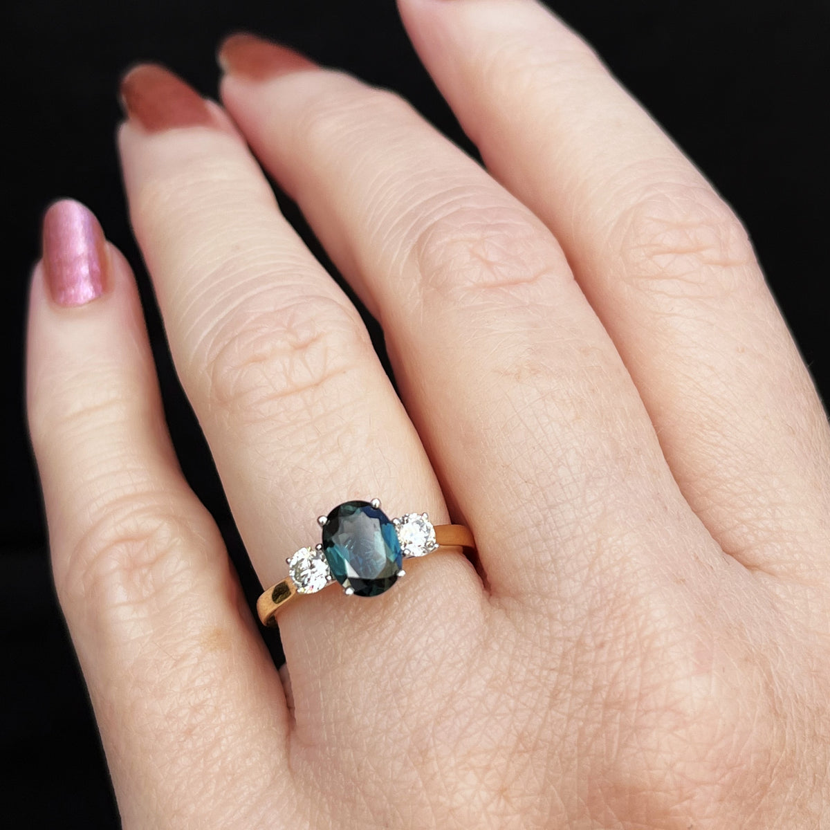 VINTAGE TEAL SAPPHIRE &amp; DIAMOND TRILOGY RING 18ct GOLD