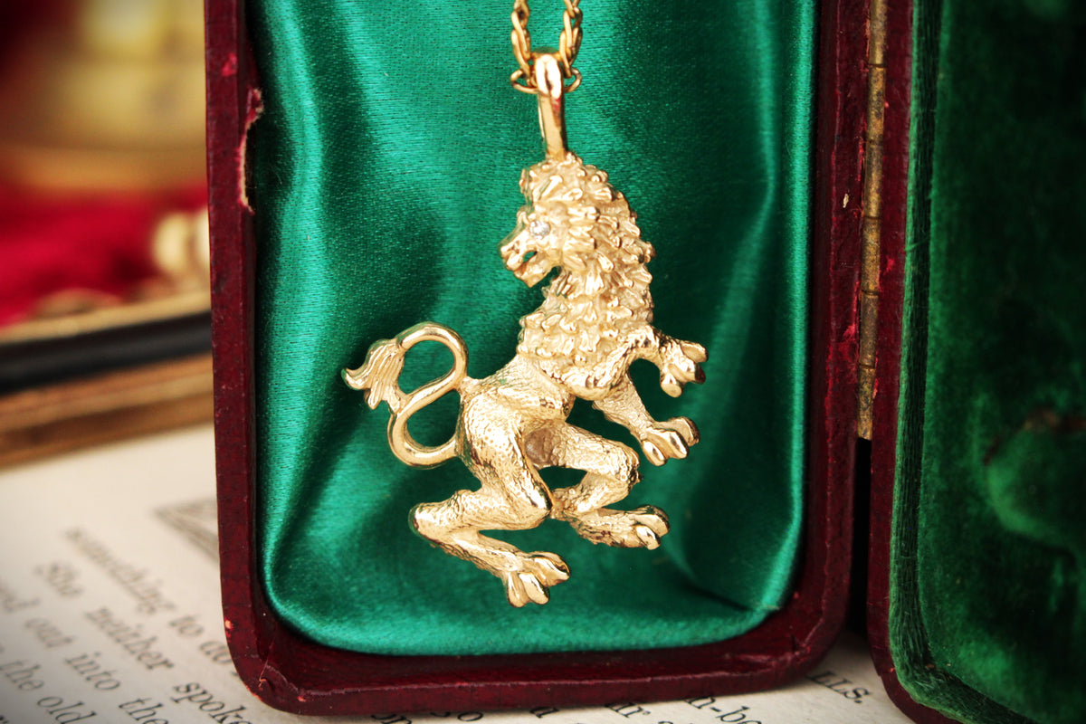 RETRO c1970 DIAMOND LION PENDANT 9ct YELLOW GOLD