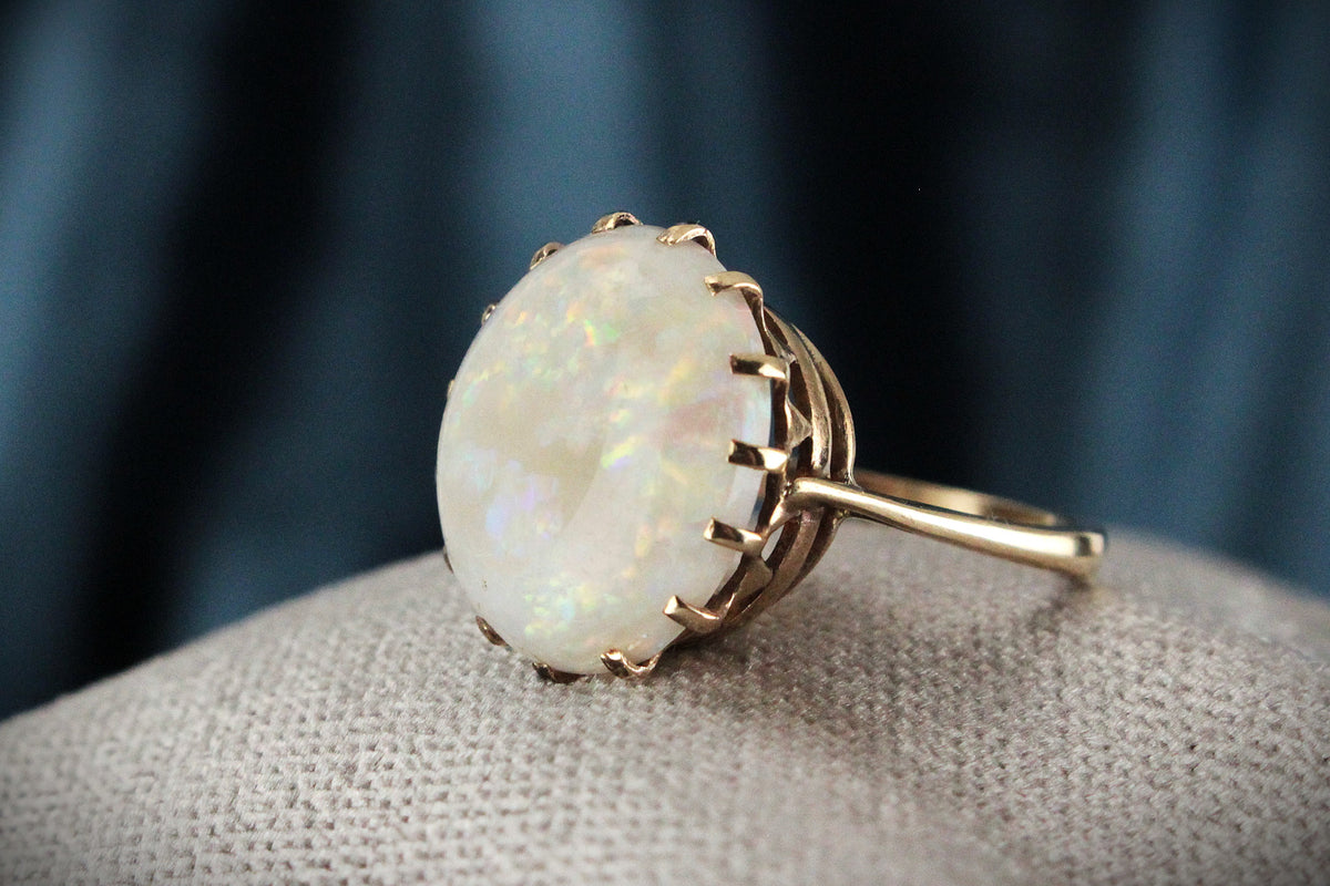 VINTAGE MID-CENTURY OPAL RING 9ct GOLD