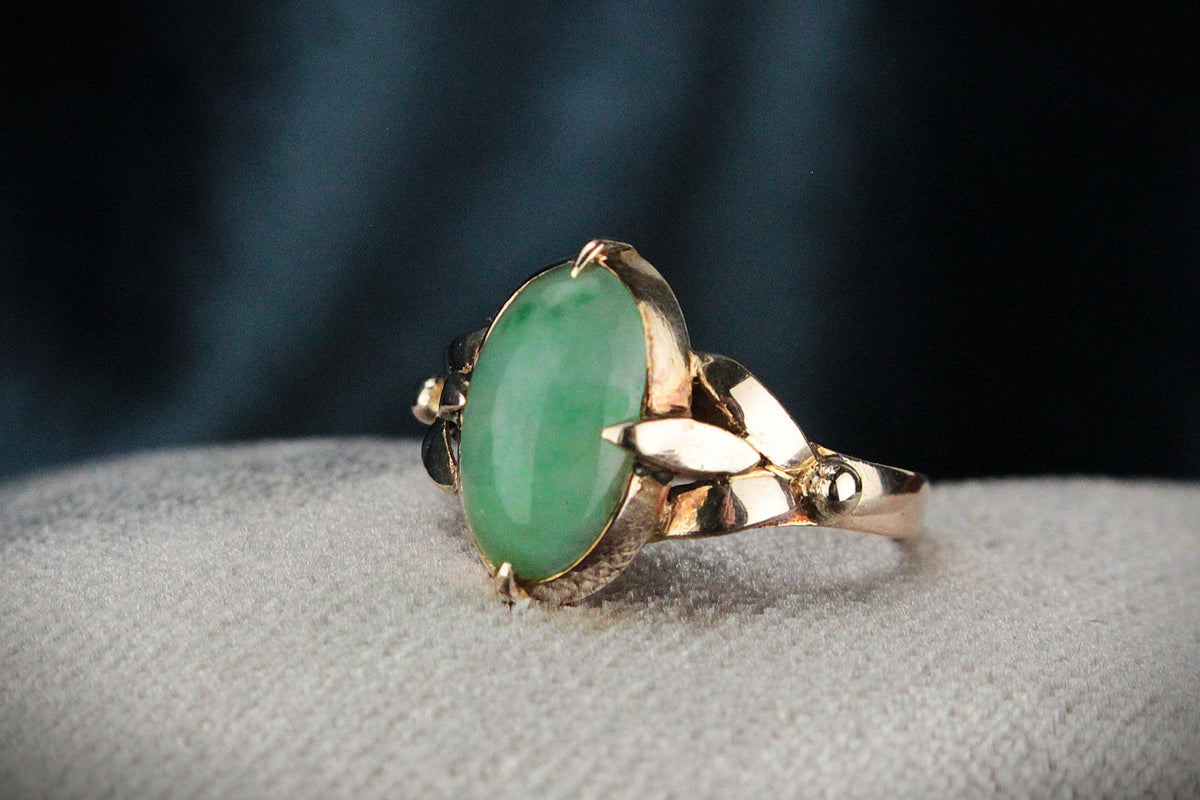 VINTAGE c1940&#39;s JADE RING 14ct GOLD