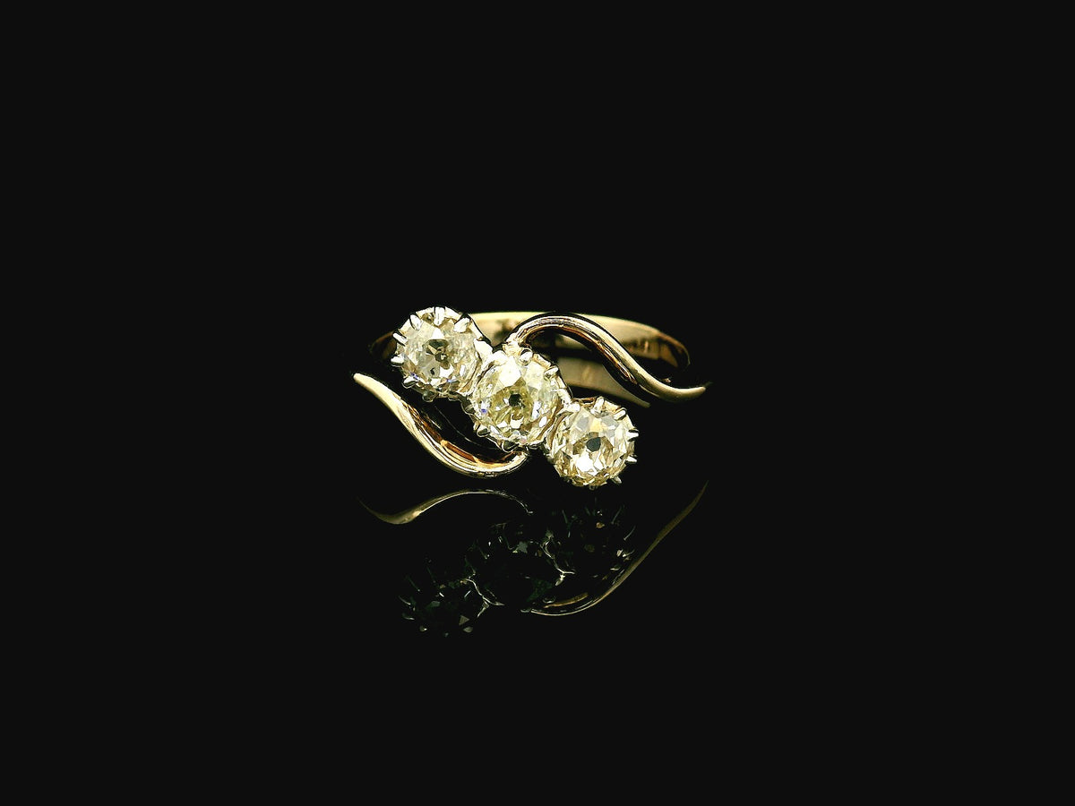 ANTIQUE .80ct DIAMOND TRILOGY RING 18ct GOLD