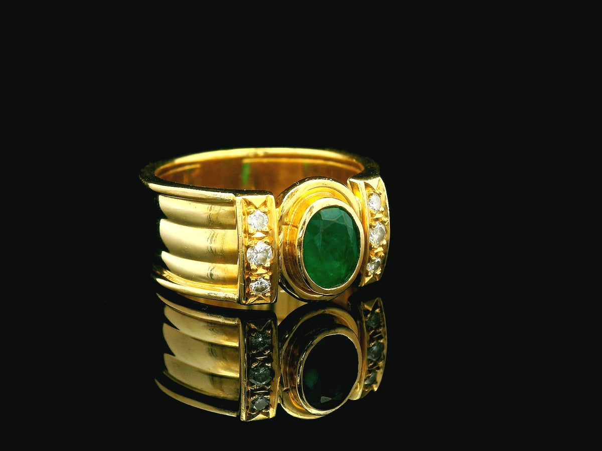 VINTAGE EMERALD &amp; DIAMOND RING 18ct GOLD