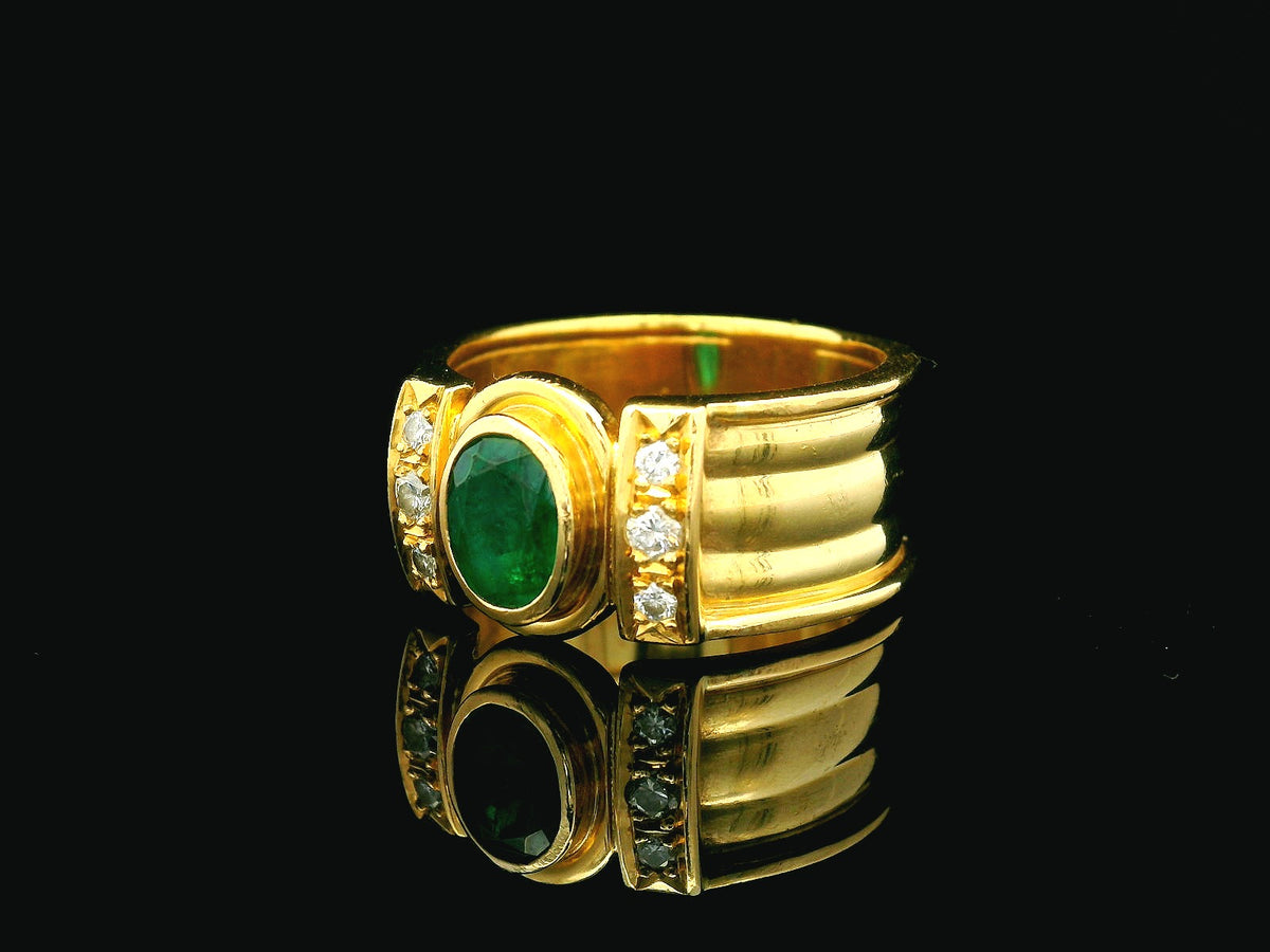 VINTAGE EMERALD &amp; DIAMOND RING 18ct GOLD