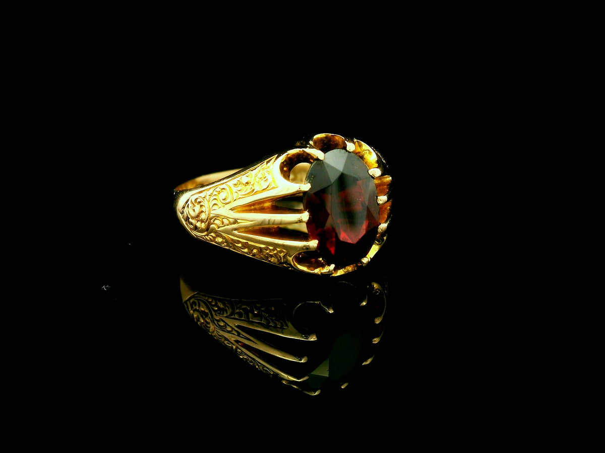 ANTIQUE GARNET RING 9CT GOLD, BIRMINGHAM 1909