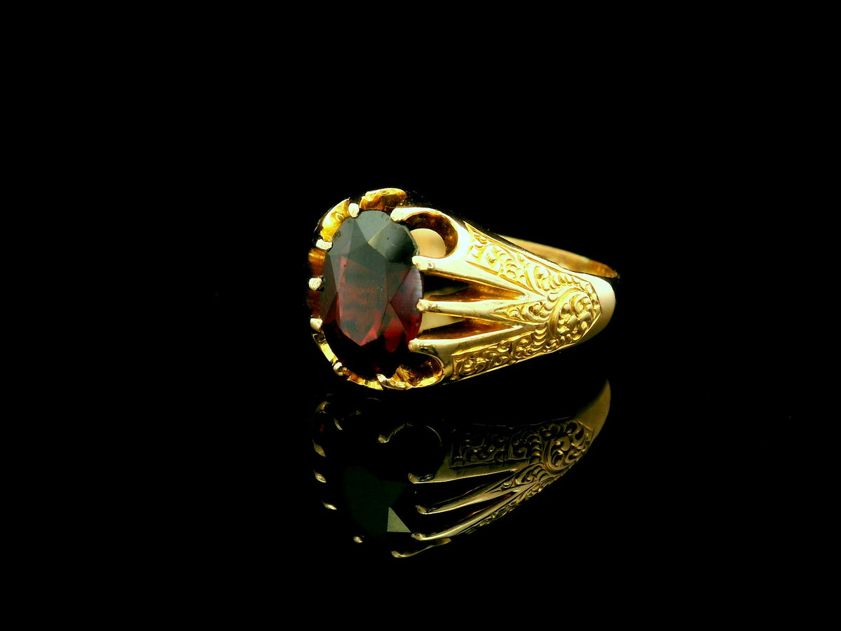 ANTIQUE GARNET RING 9CT GOLD, BIRMINGHAM 1909