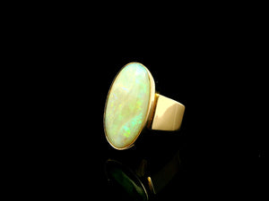 VINTAGE MID CENTURY SOLID OPAL RING 9ct GOLD