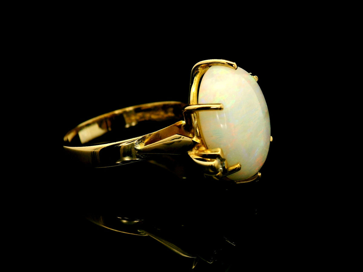 VINTAGE MID CENTURY SOLID OPAL & DIAMOND RING 18ct GOLD