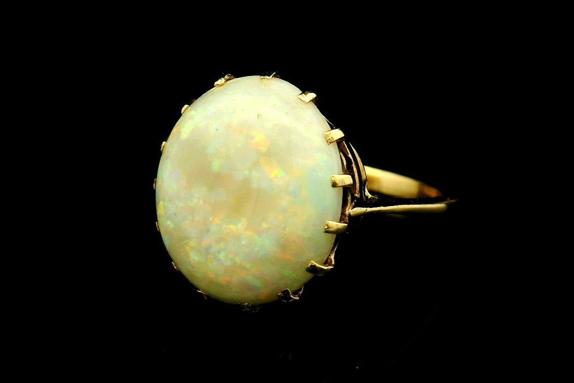 VINTAGE MID-CENTURY OPAL RING 9ct GOLD