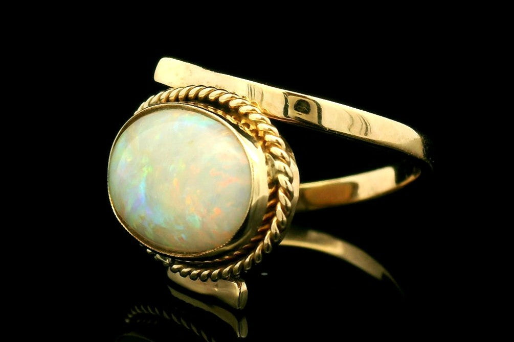 VINTAGE c1970’s SOLID OPAL RING 9ct GOLD