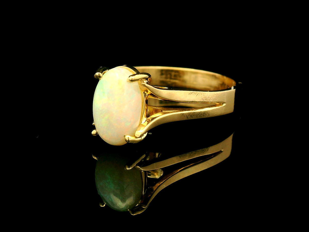 VINTAGE c1970 SOLID OPAL RING 18ct GOLD